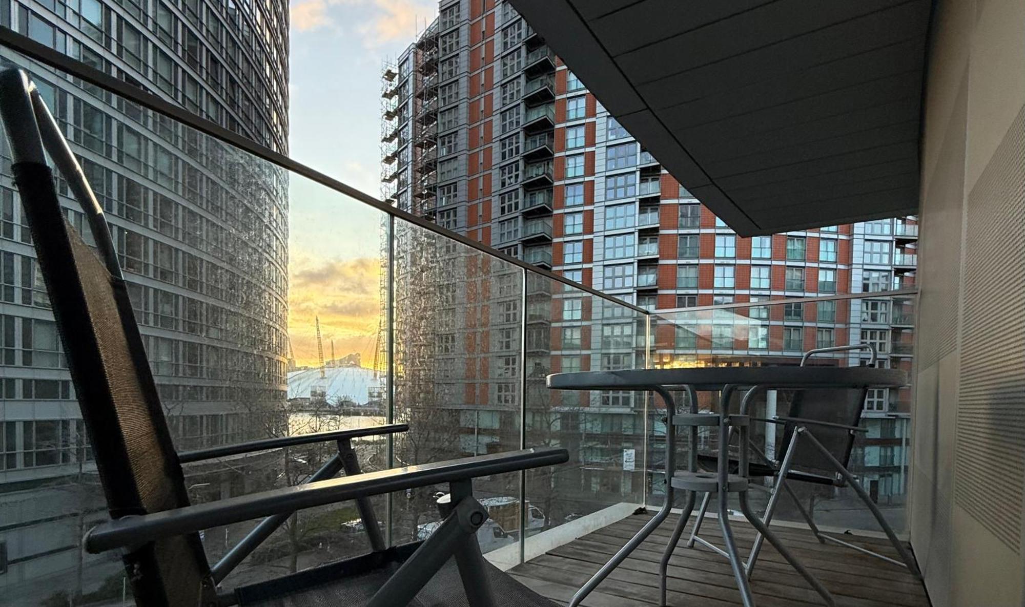 Luxury Modern 2 Bed Flat With Balcony And City View - Canary Wharf City Center London Luaran gambar