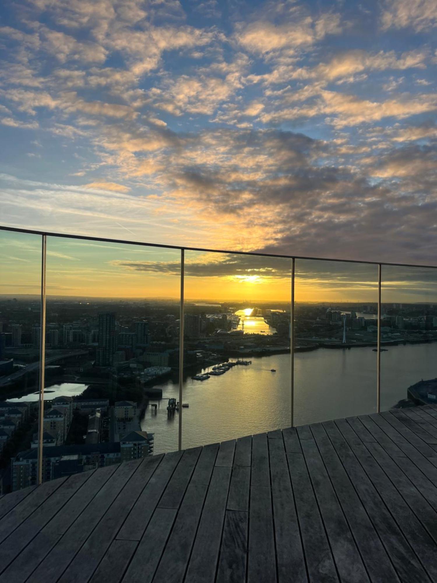 Luxury Modern 2 Bed Flat With Balcony And City View - Canary Wharf City Center London Luaran gambar