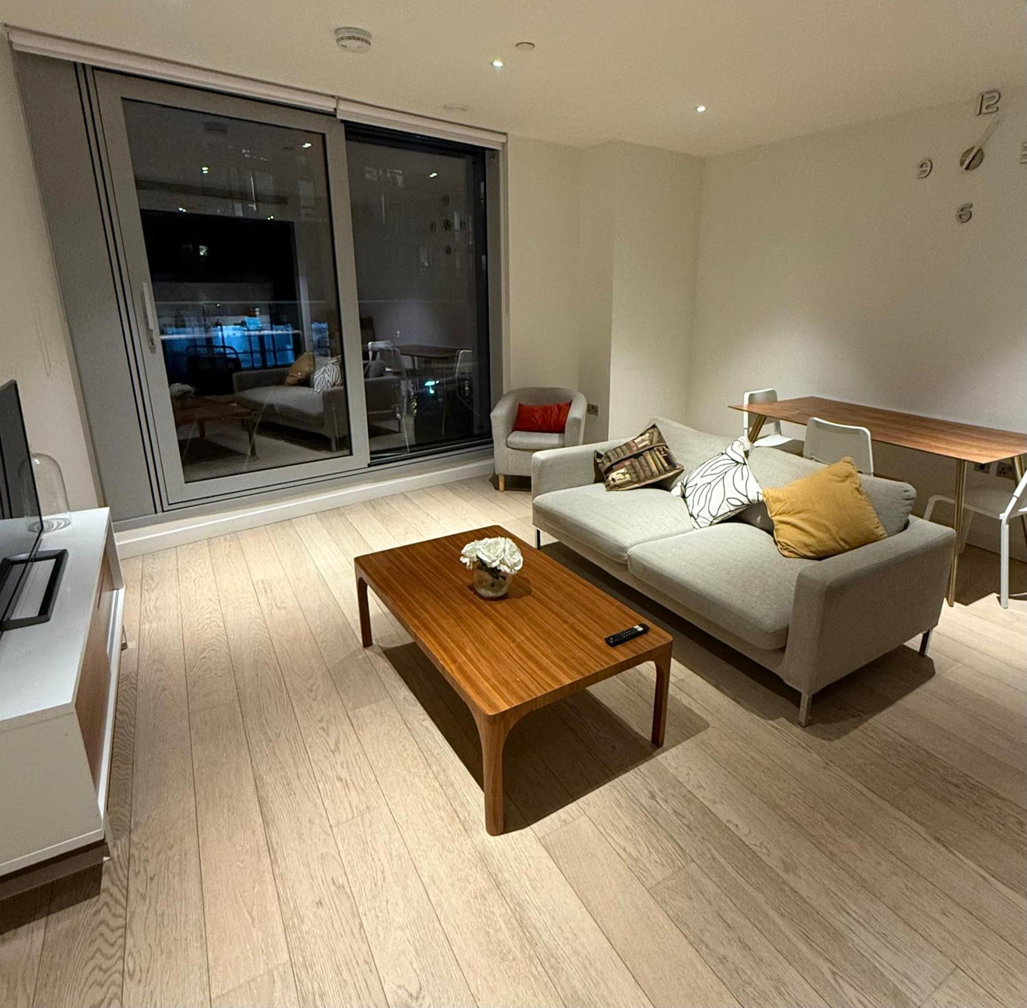 Luxury Modern 2 Bed Flat With Balcony And City View - Canary Wharf City Center London Luaran gambar